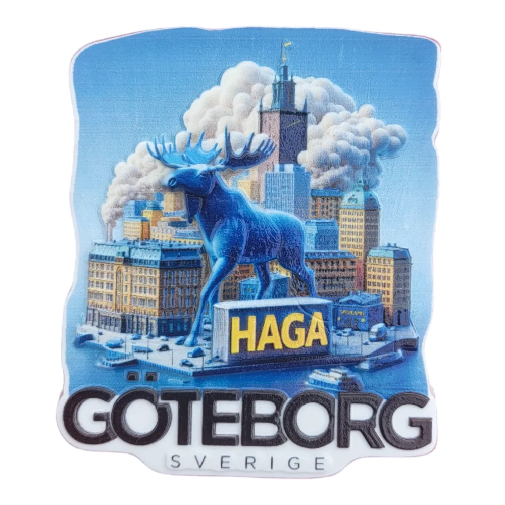 Haga fridge magnet featuring a blue moose and the cityscape of Göteborg, Sweden
